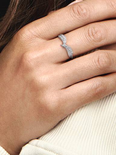 Leaves sterling silver ring with clear cubic zirconia