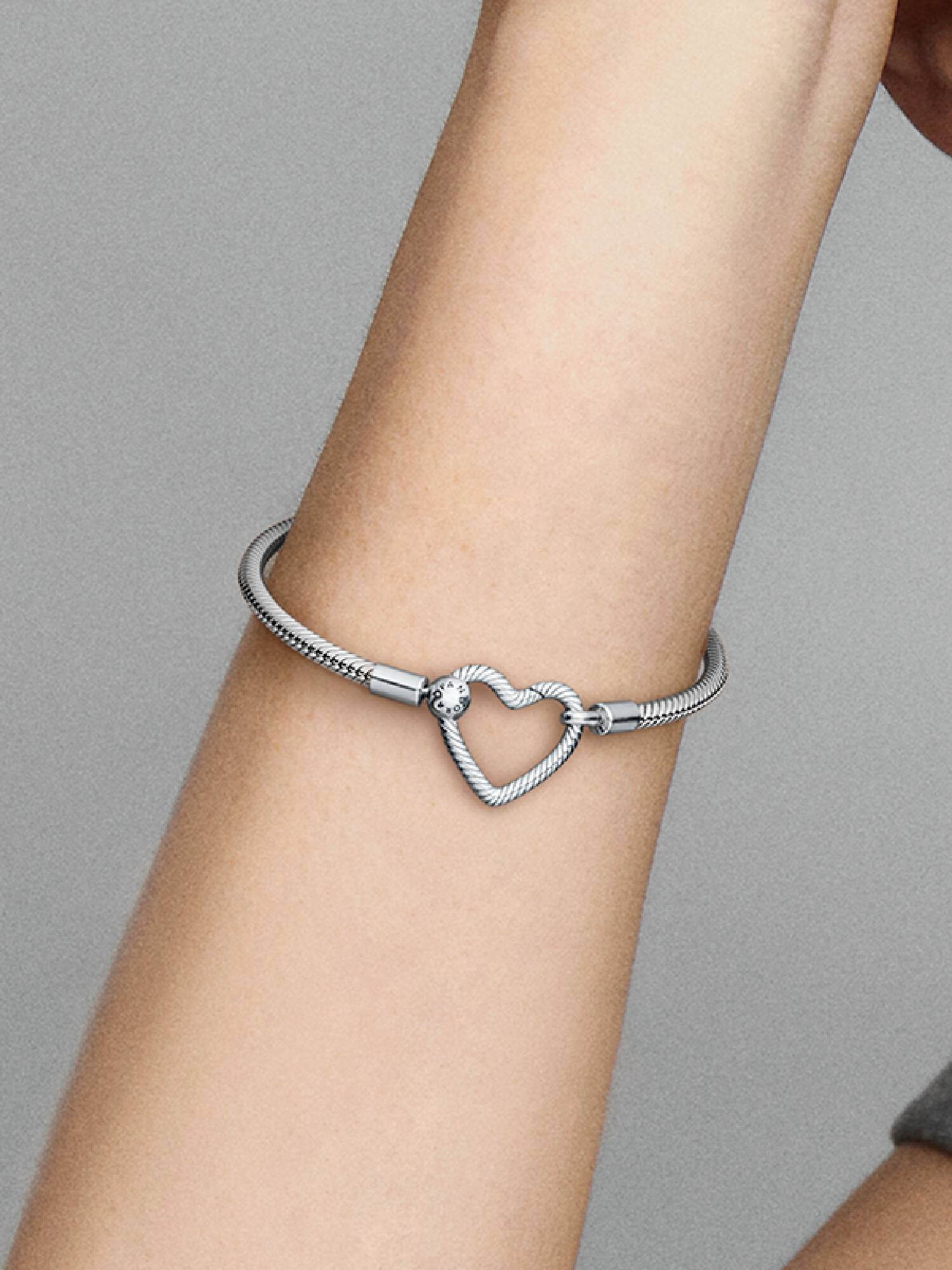 Pulseira Corrente Snake com Fecho de Coração Vazado