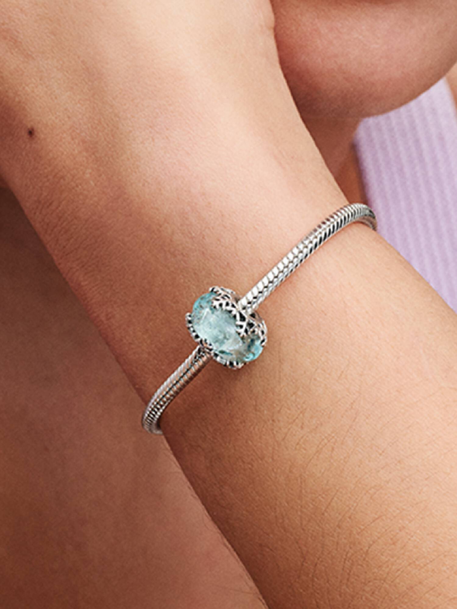 Charm Floco de Neve Azul Inverno em Vidro Murano