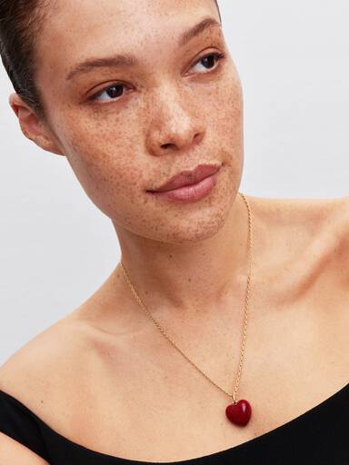 Charm Pendente de Coração Curvo Vermelho