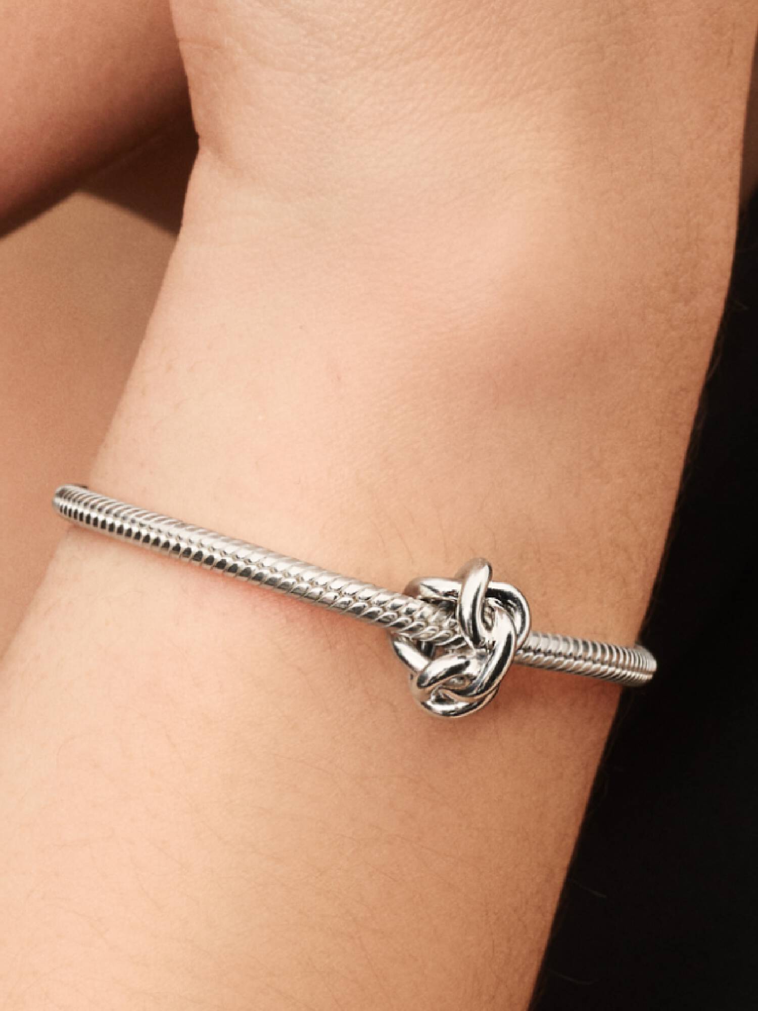 Charm de Nó Infinito