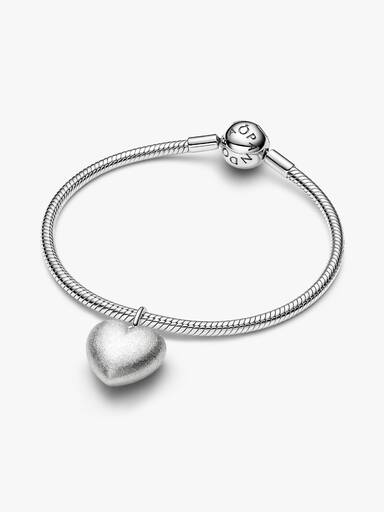 Charm Pendente de Coração Curvo Fosco