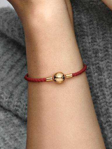 Pulseira em Couro Trançado Vermelho Pandora Moments