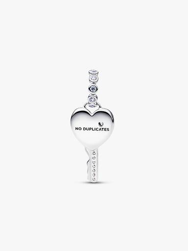Charm pendente com chave de coração fruta-cor.