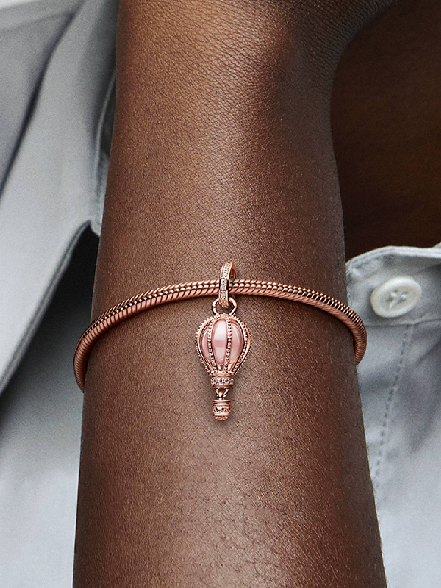 Charm Pendente Balão de Ar Quente Rosa Brilhante