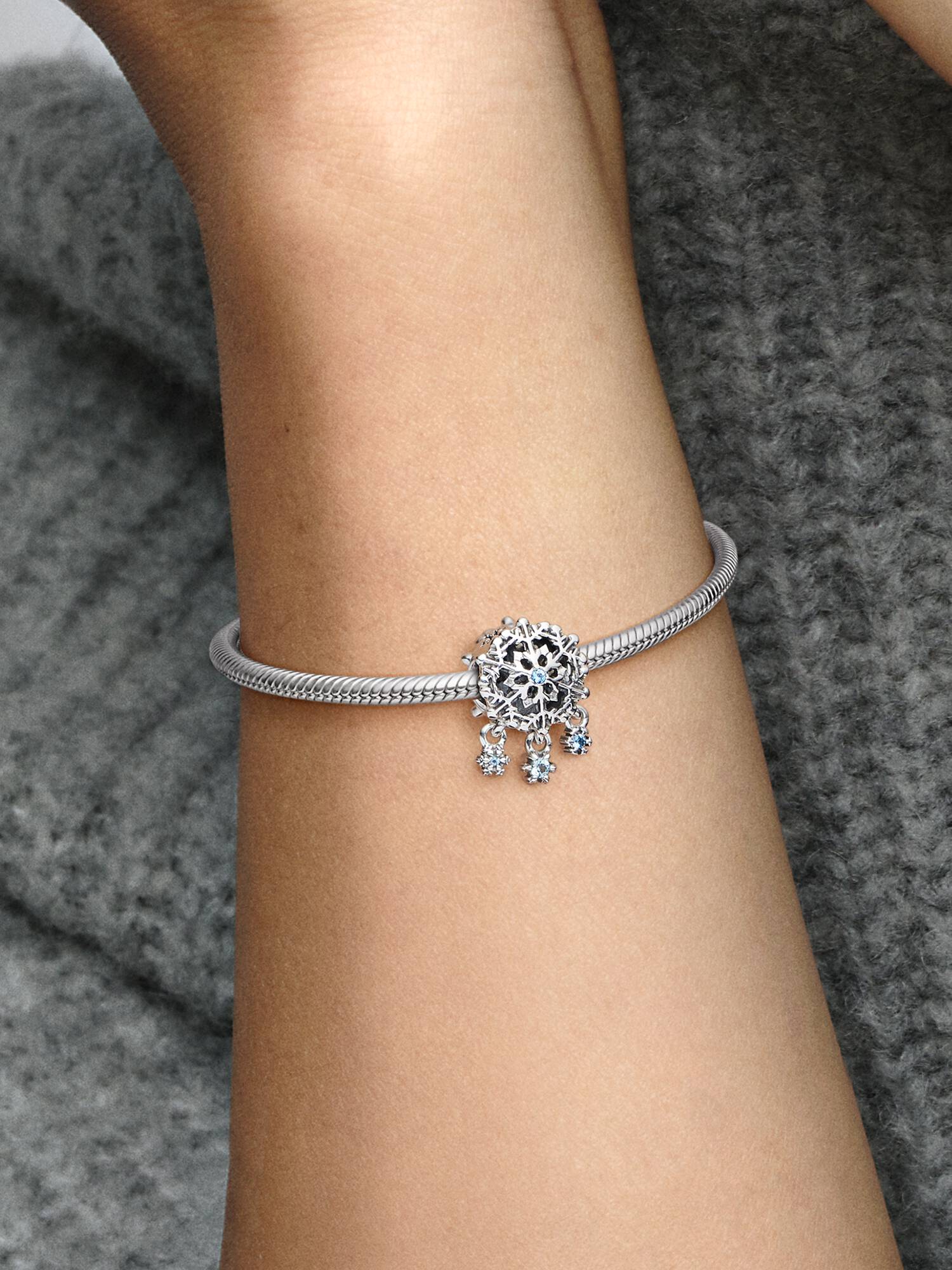 Charm Pendente Floco de Neve Gelado