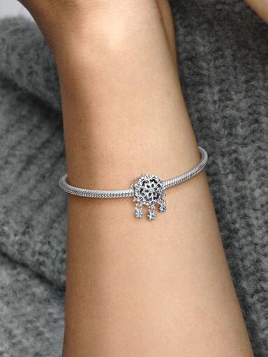 Charm Pendente Floco de Neve Gelado