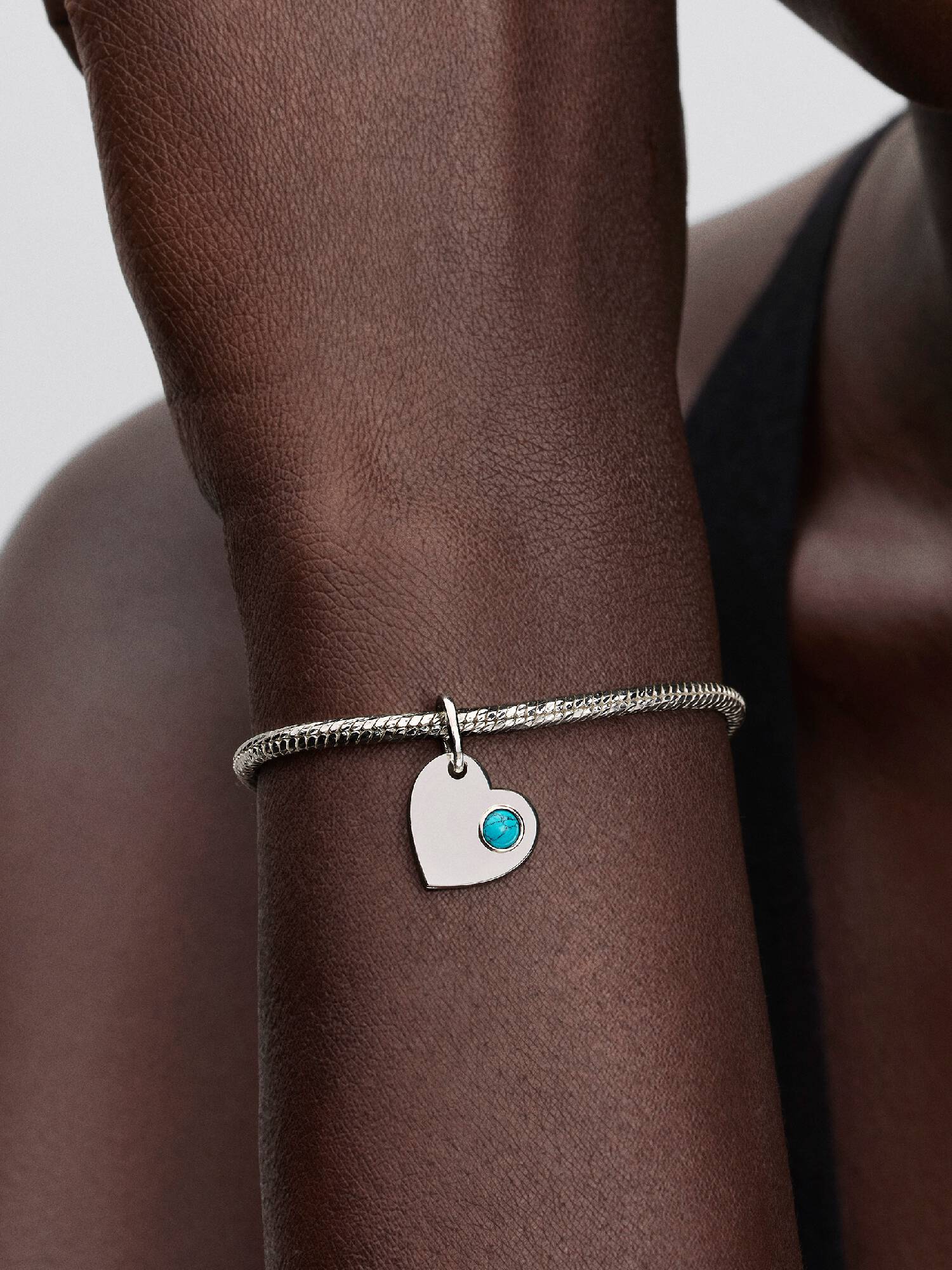 Charm Pendente Coração Gravável com Pedra Azul Turqueza