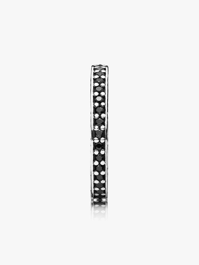 Silver ring, black crystal
