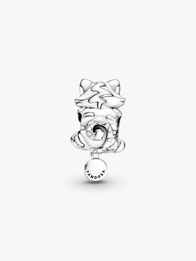 Charm de gatinho e novelo de lã