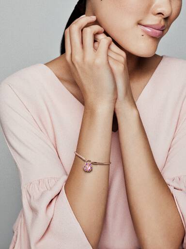 PANDORA Rose snake chain bracelet and padlock clasp with pink mist and royal purple crystal