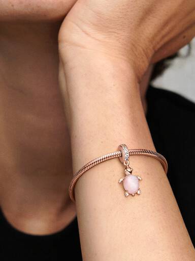 Charm Pendente Tartaruga Marinha em Murano Rosa