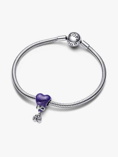 Charm que muda de cor revela o gênero menina.