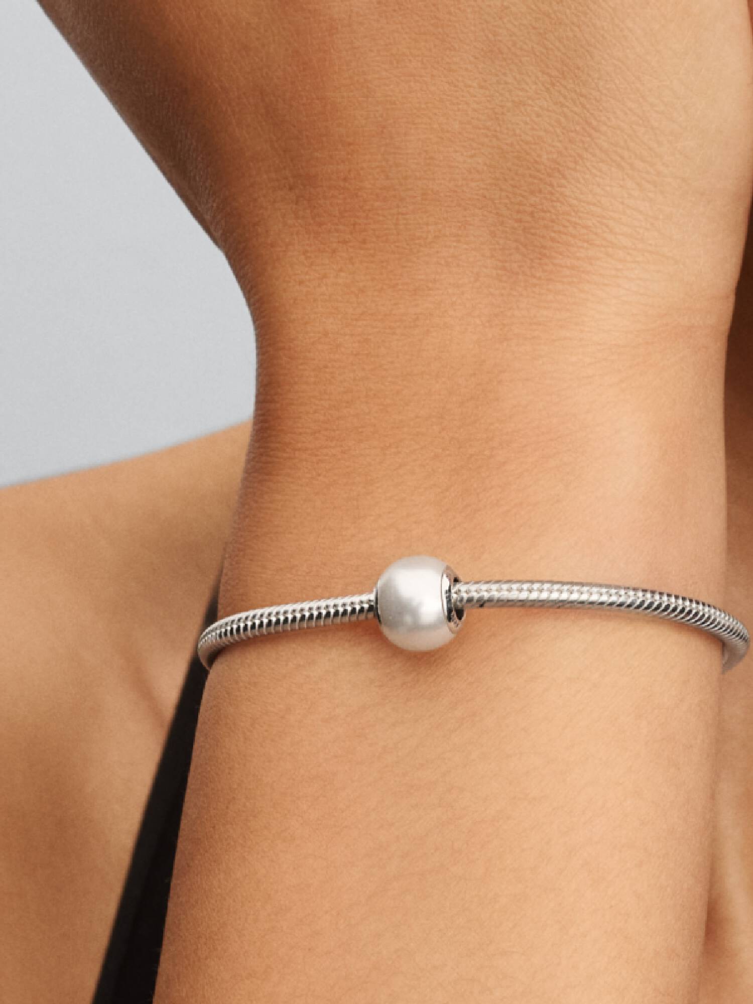 Charm branco