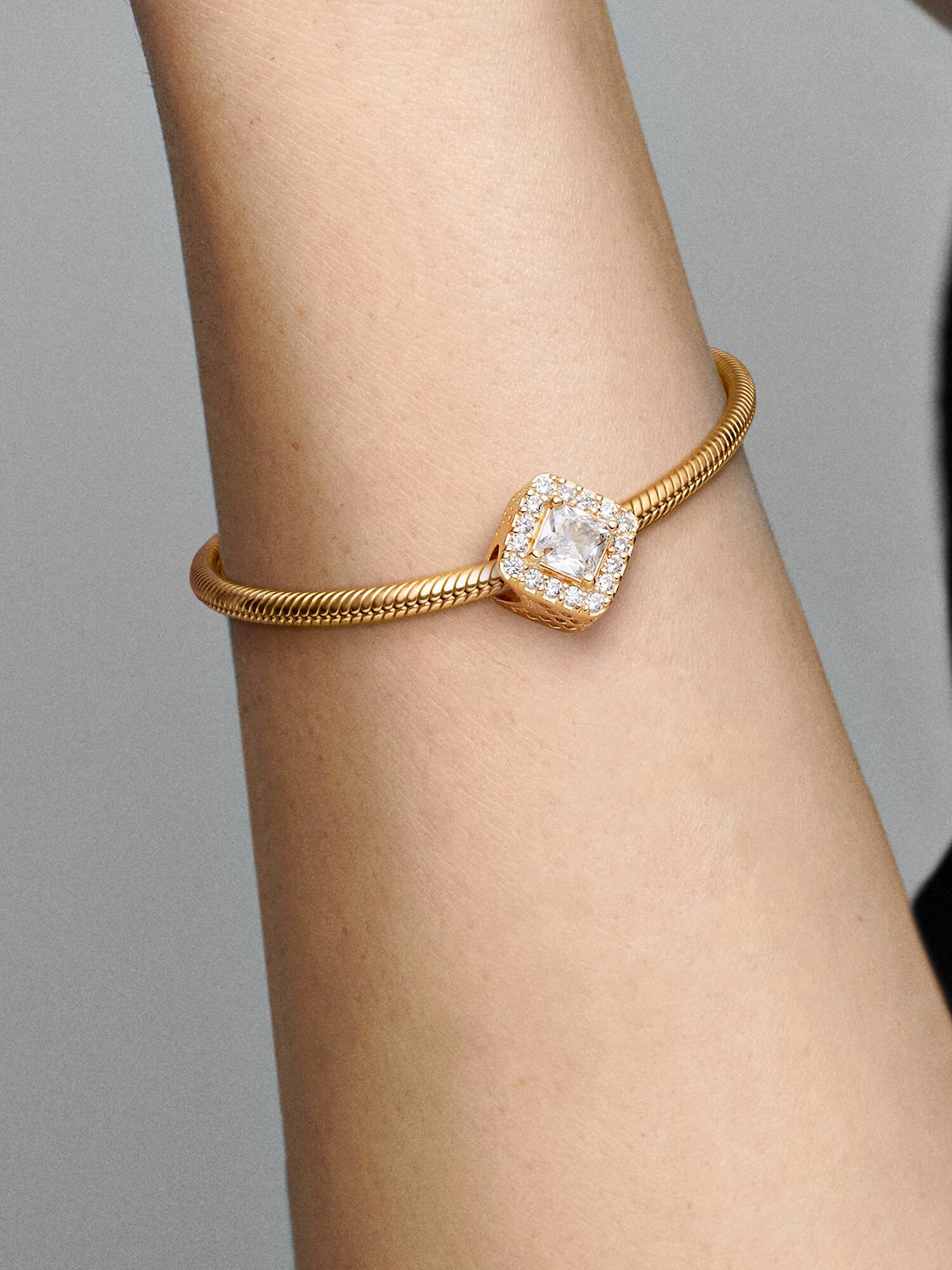 Charm Halo Quadrado Brilhante