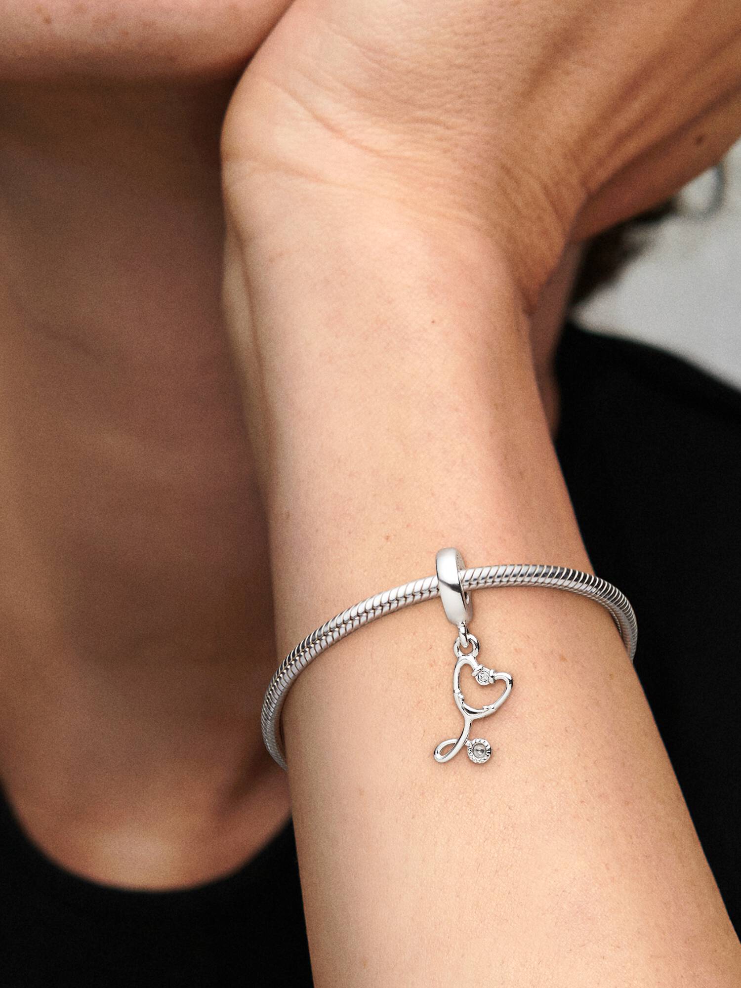 Charm pendente Estetoscópio e Coração