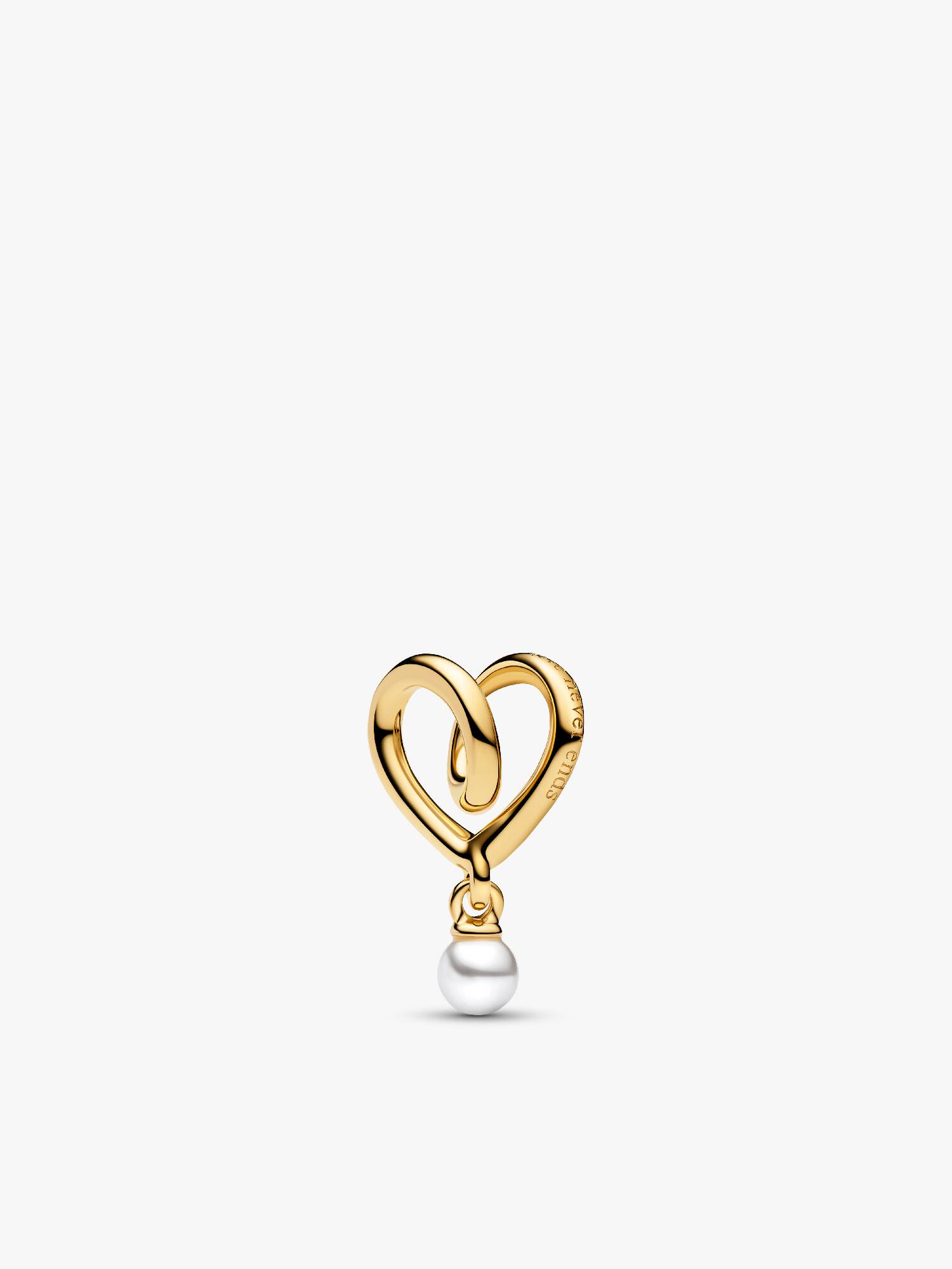 Charm de coração entrelaçado