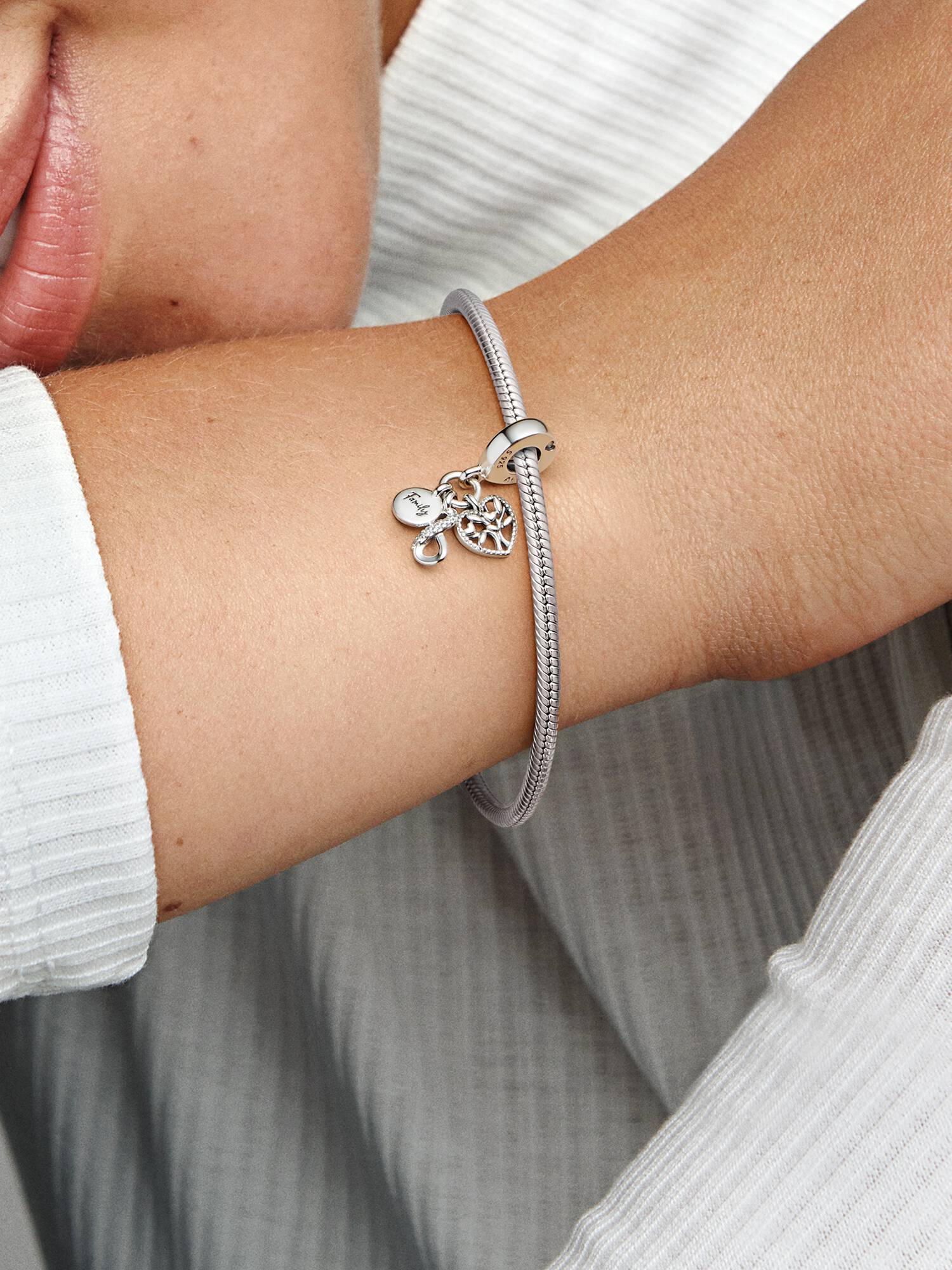 Charm pendente triplo família Infinito