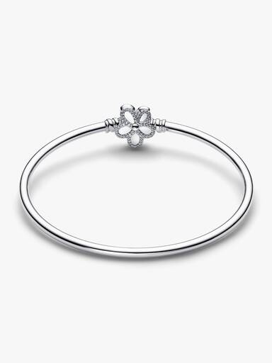 Bracelete rígido (bangle) de flor com pavê.