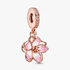 Charm pendente em flor de cerejeira Charm pendente em flor de cerejeira