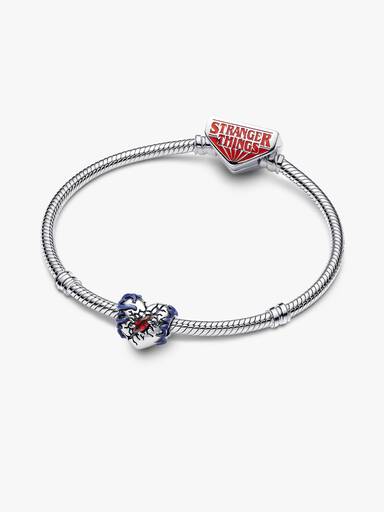 Charm Coração que Brilha no Escuro de Stranger Things