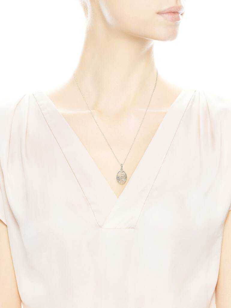 Floral daisy lace silver pendant with necklace