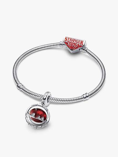 Charm Pendente Mundo Invertido de Stranger Things que Brilha no Escuro