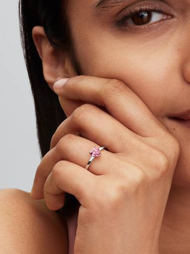 Anel Solitário Coração Brilhante Rosa