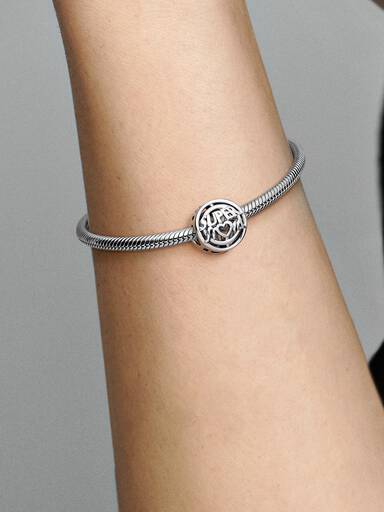 Charm Vazado Mamá Heroína