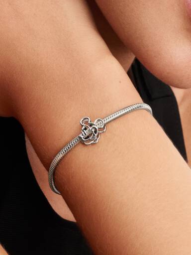 Charm Vazado do Mickey Mouse da Disney.