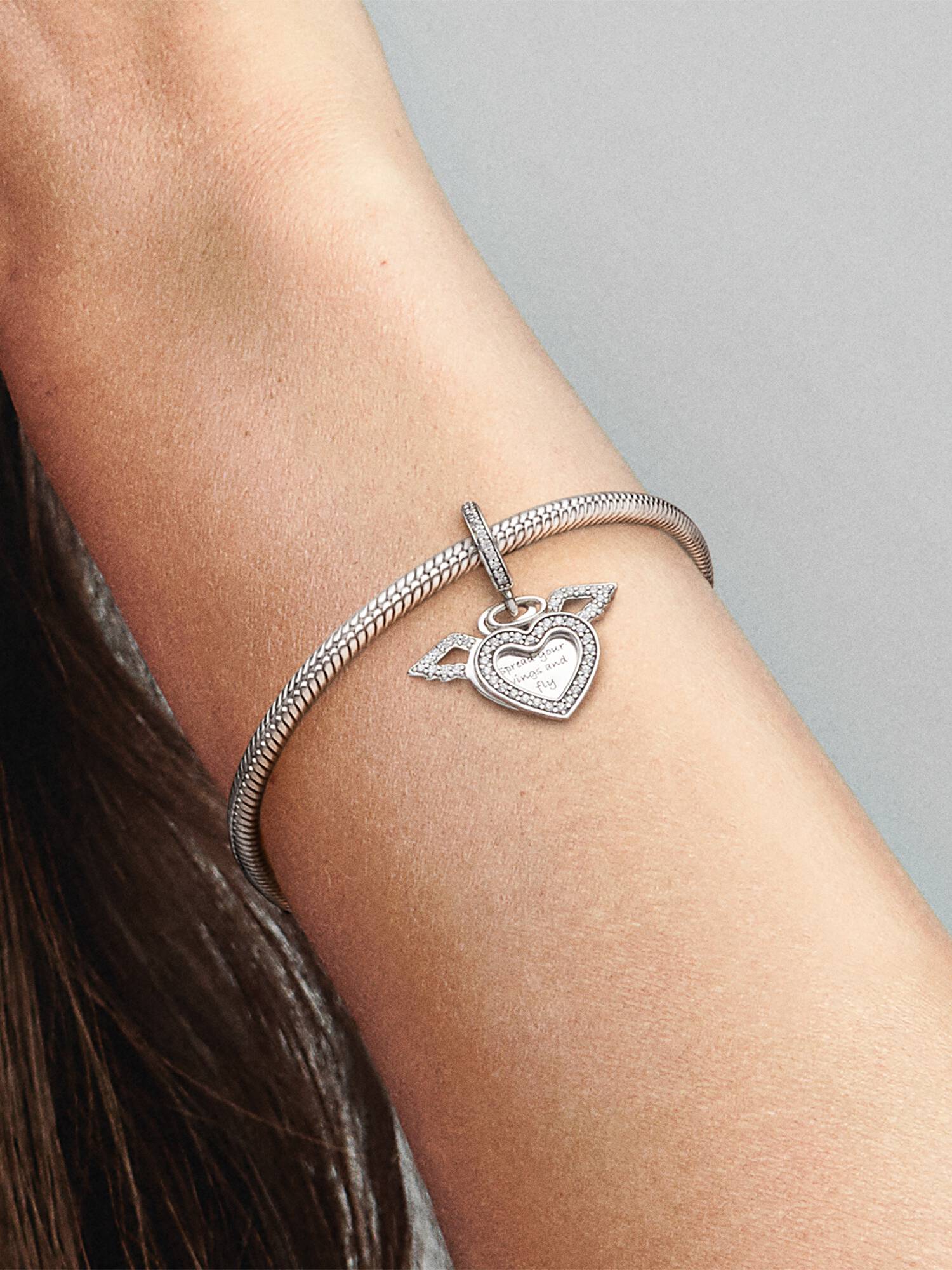 Charm Pendente Coração com Asas