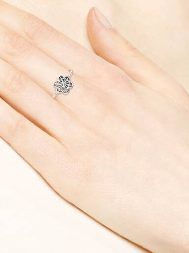 Floral daisy lace silver ring