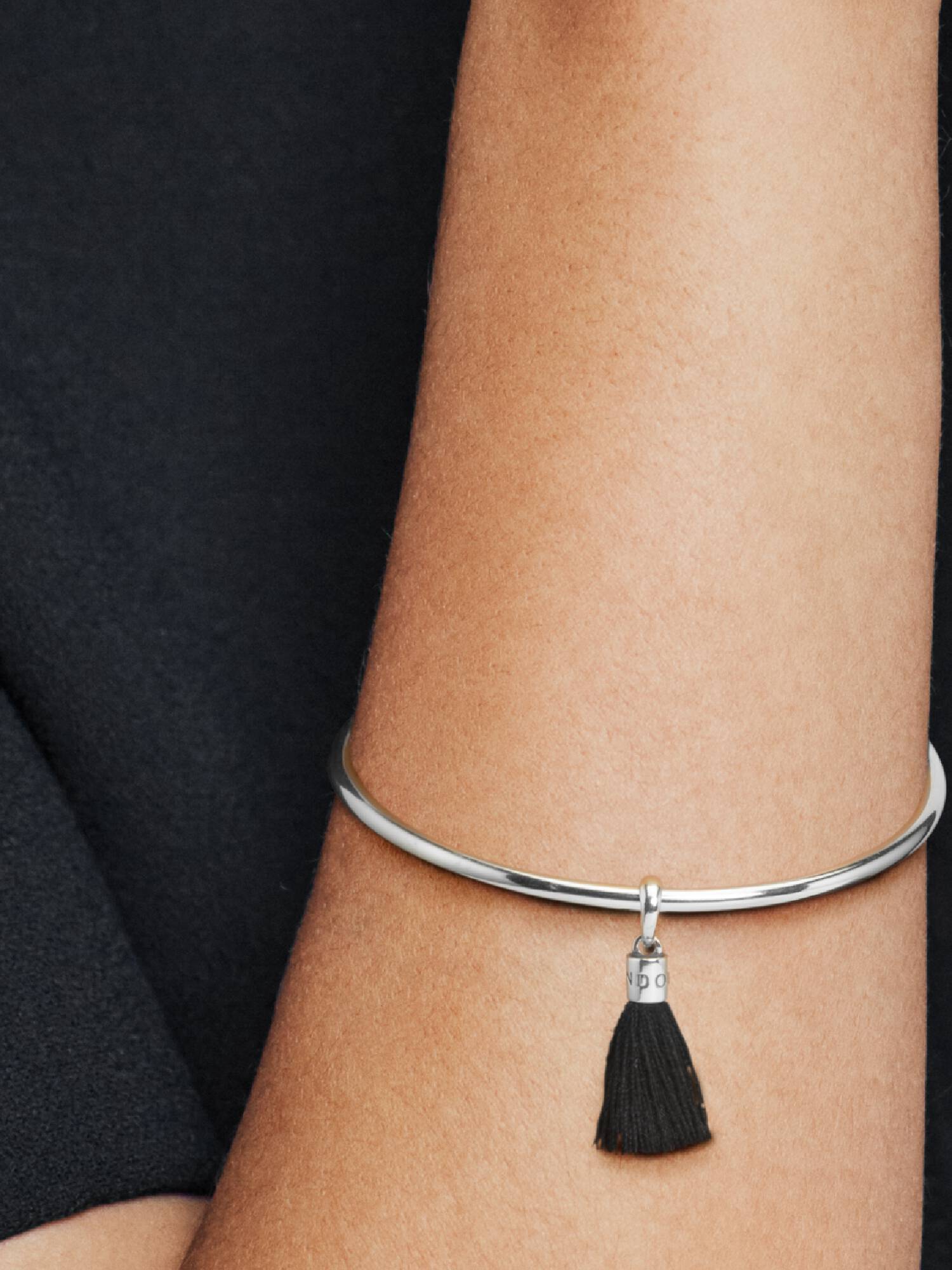 Preto Tecido Tassel Charm Pendente