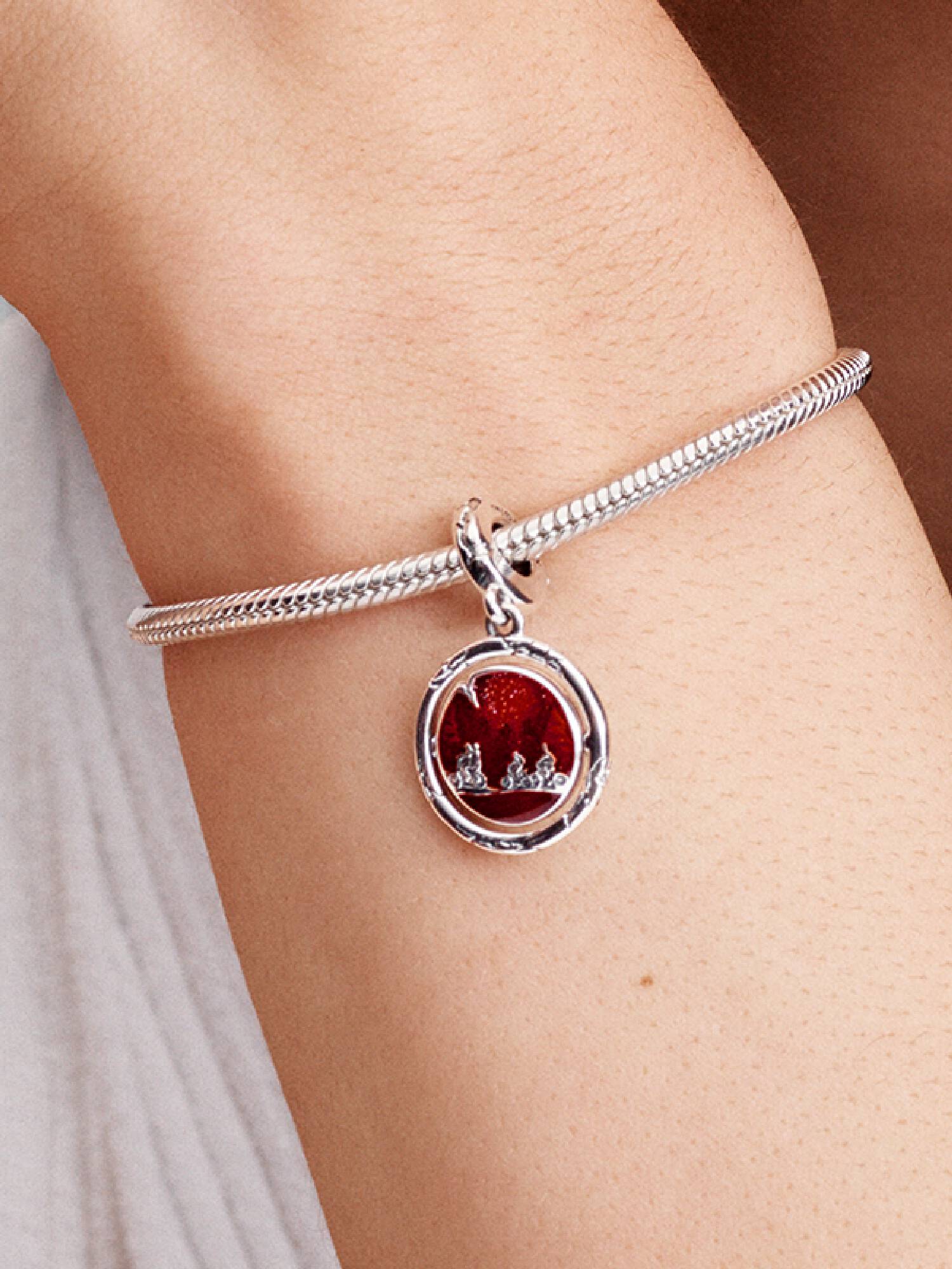Charm Pendente Mundo Invertido de Stranger Things que Brilha no Escuro