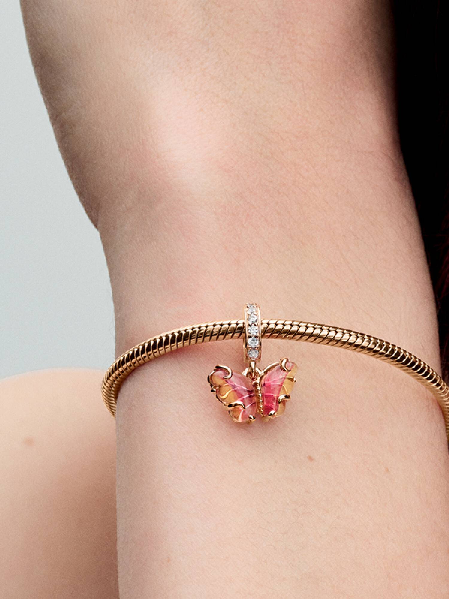 Charm pendente de borboleta em vidro de Murano rosa e amarelo