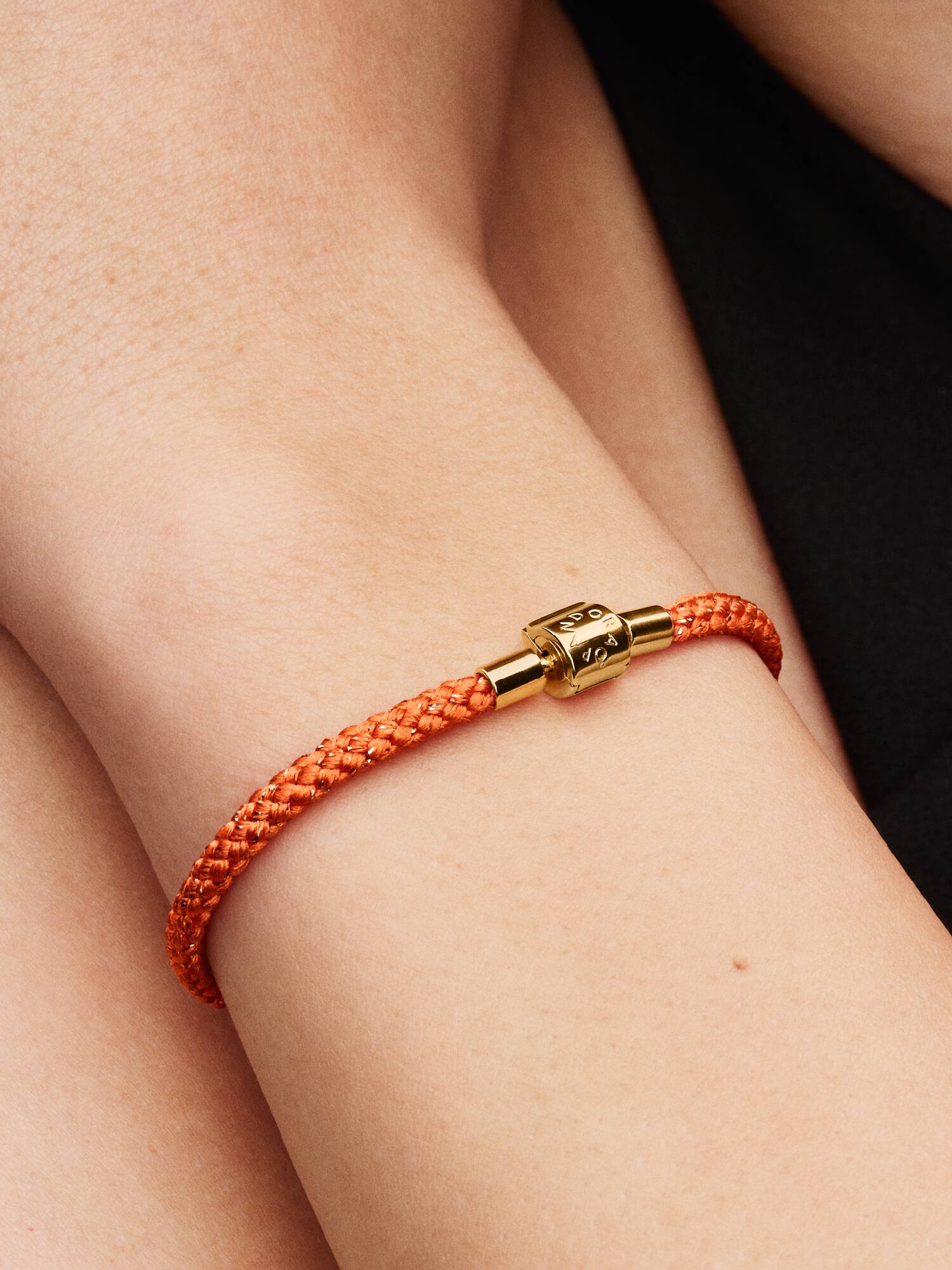 Pulseira de Cordão Laranja Cintilante