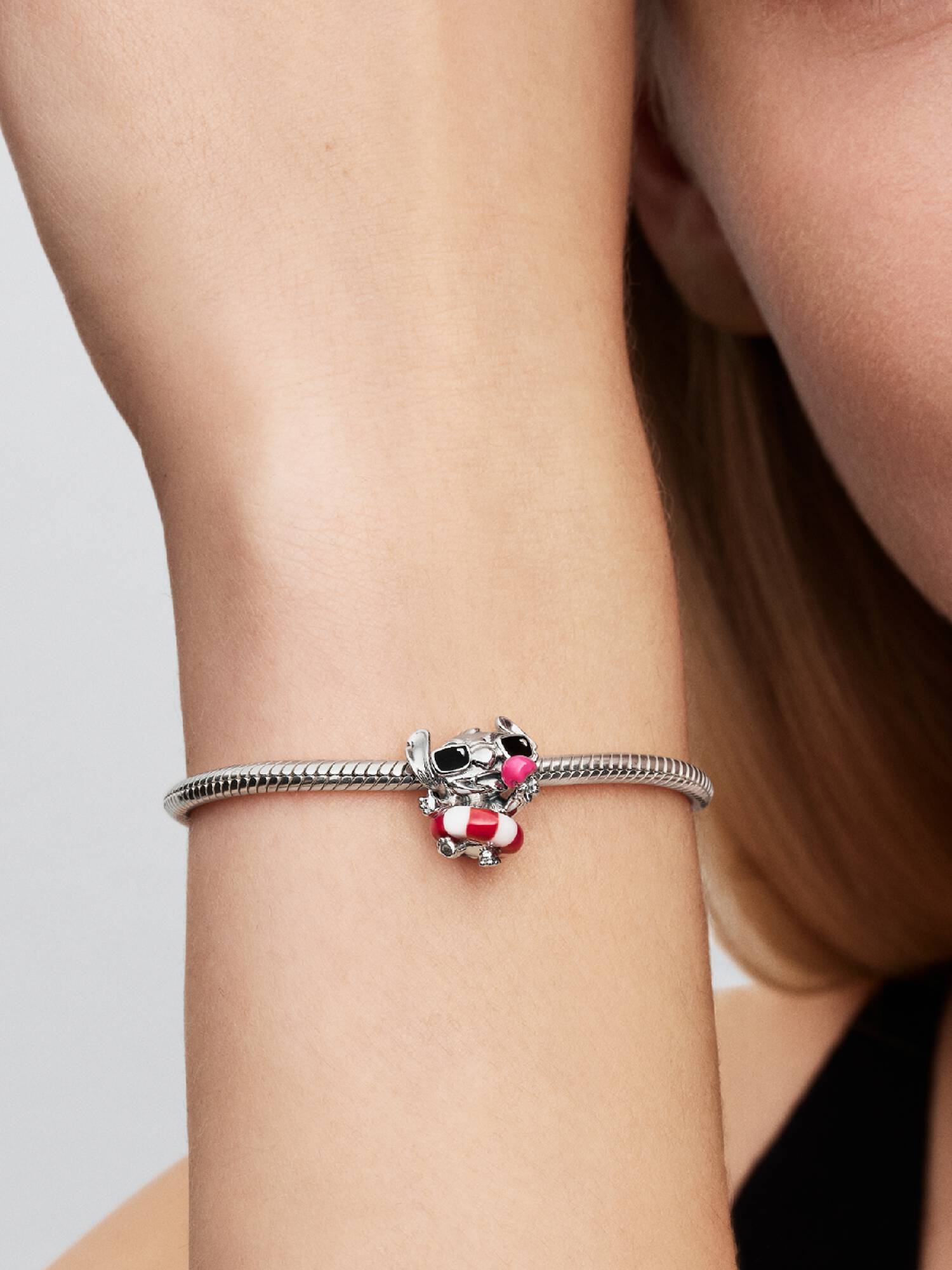 Charm Diversão de Verão com Stitch da Disney