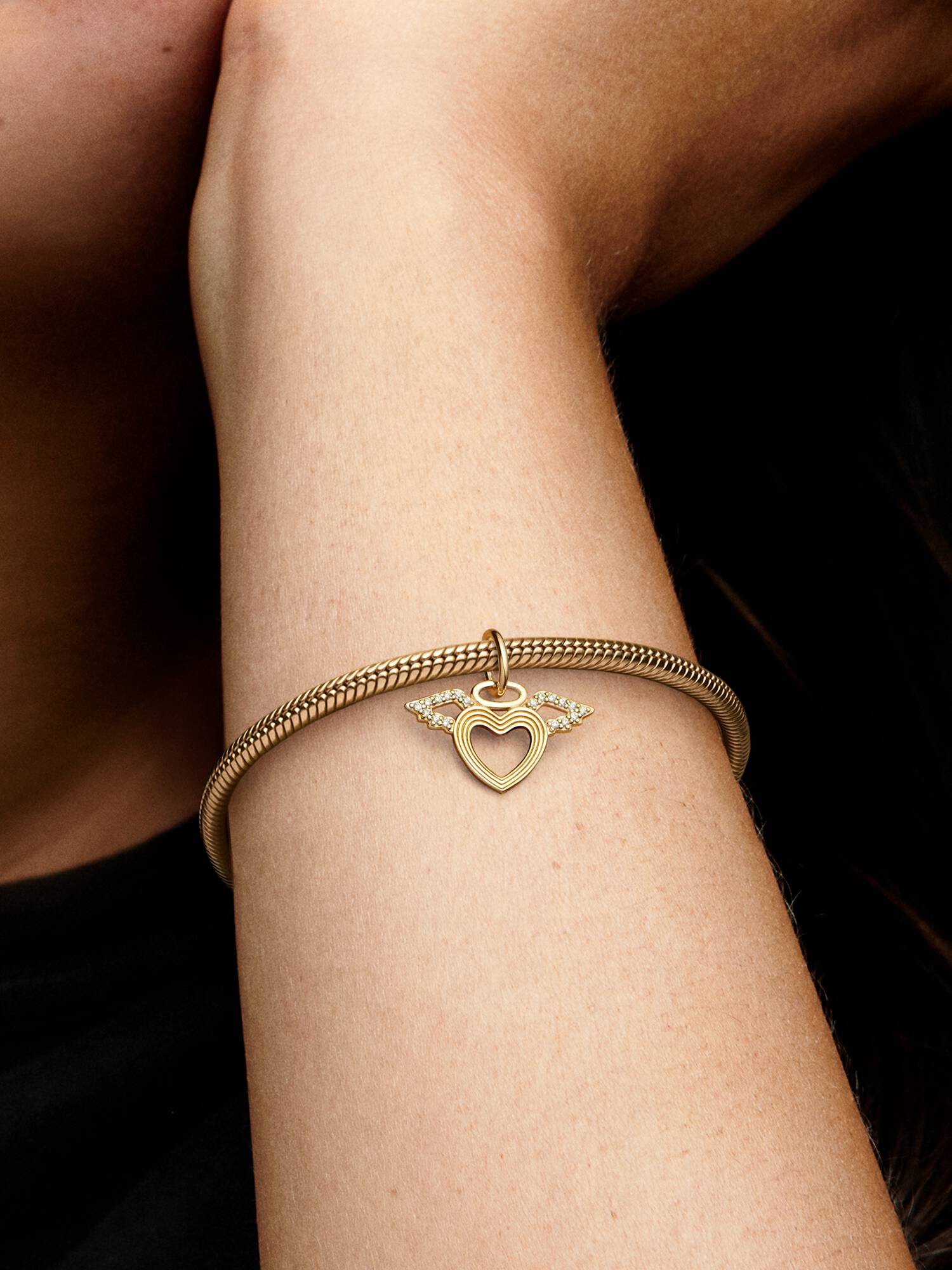 Charm Pendente Coração Y Asas de Anjo
