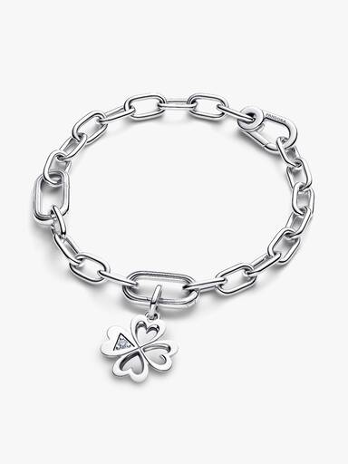 Charm medalhão de coração com trevo de quatro folhas.