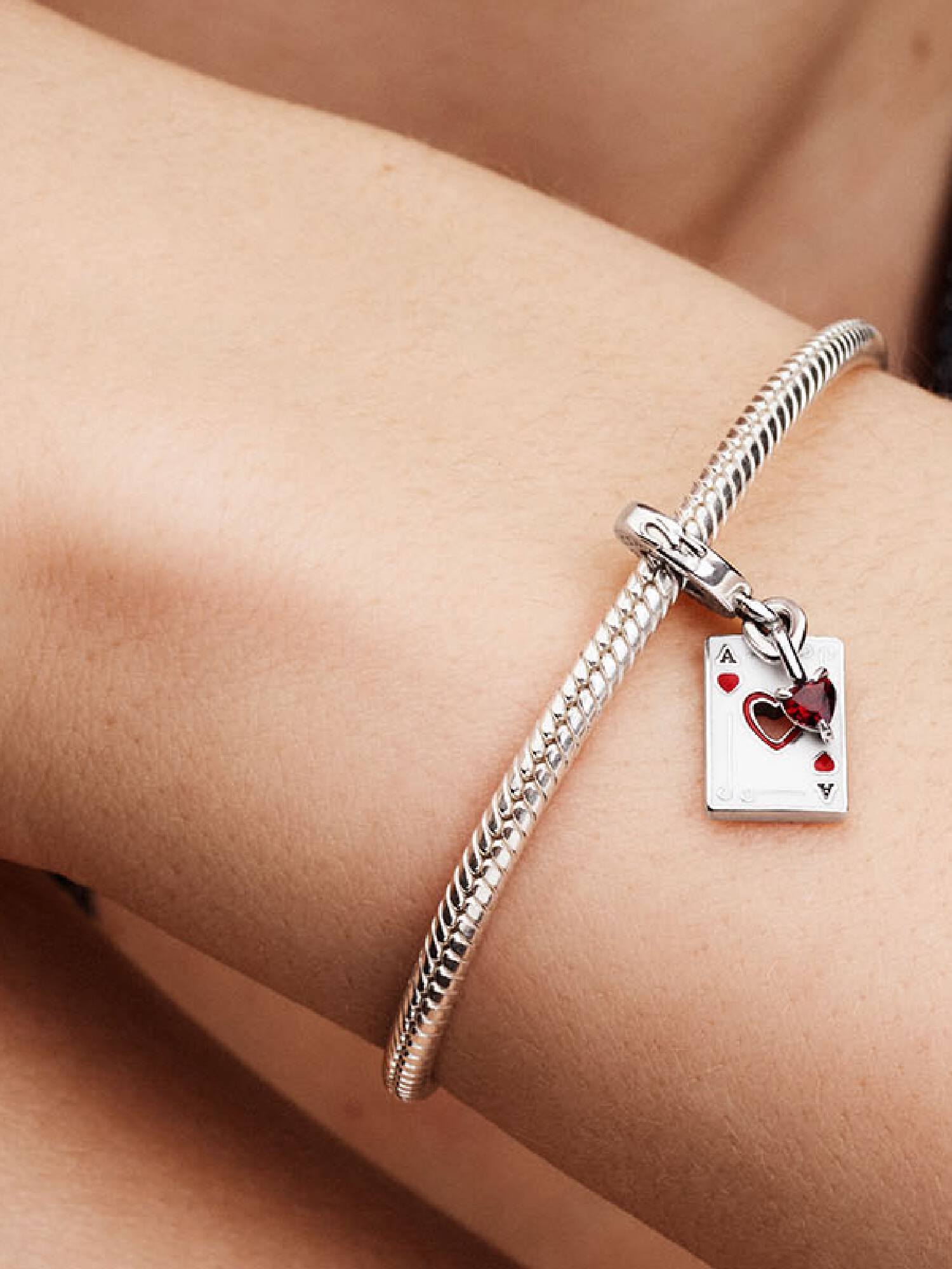 Charm Pendente Duplo Rainha de Copas das Vilãs da Disney
