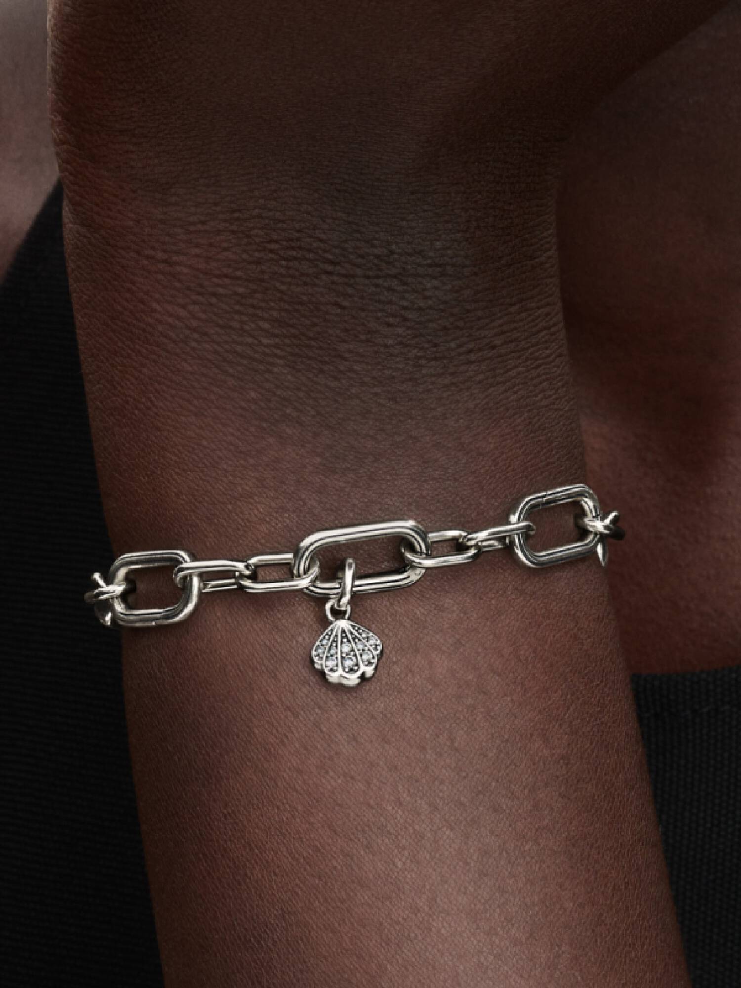 Mini Charm Pendente Concha Brilhante