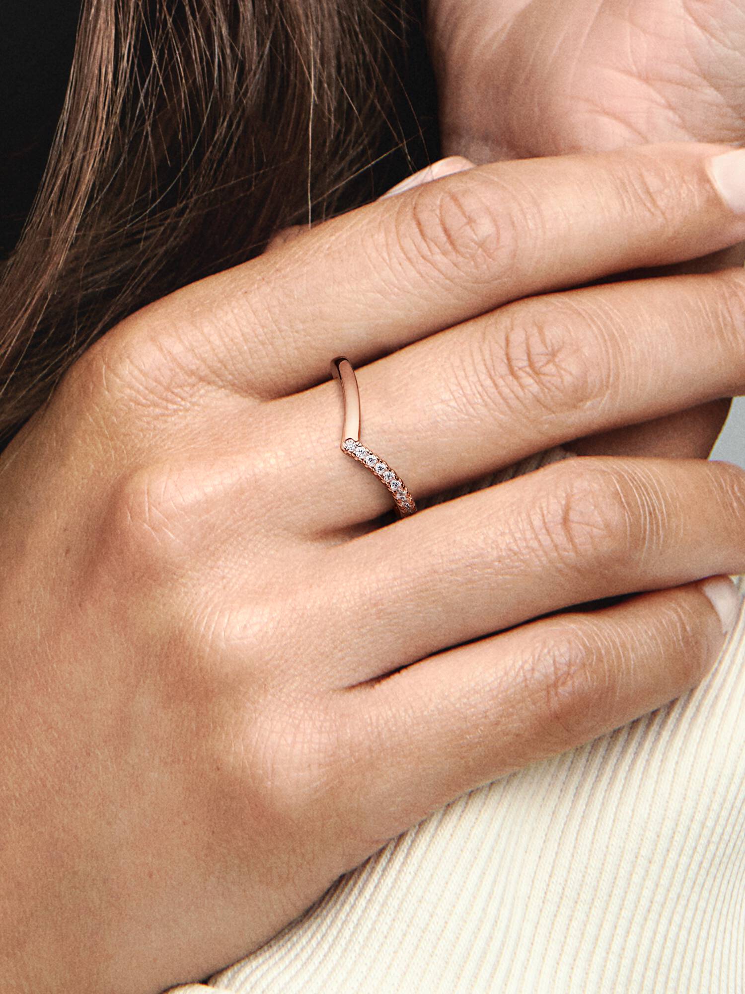 Anel Chevron Meio Brilhante Pandora Timeless