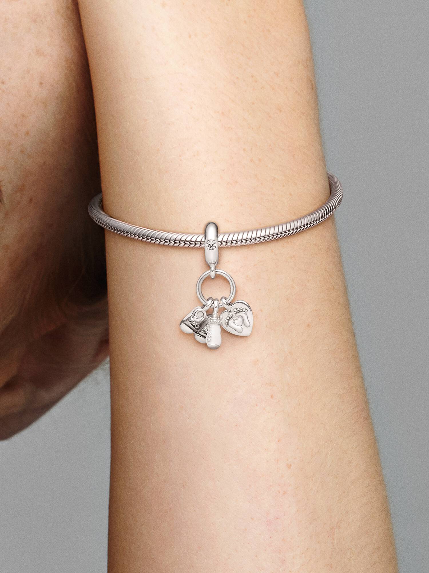 Charm Pendente Mamadeira e Sapatos