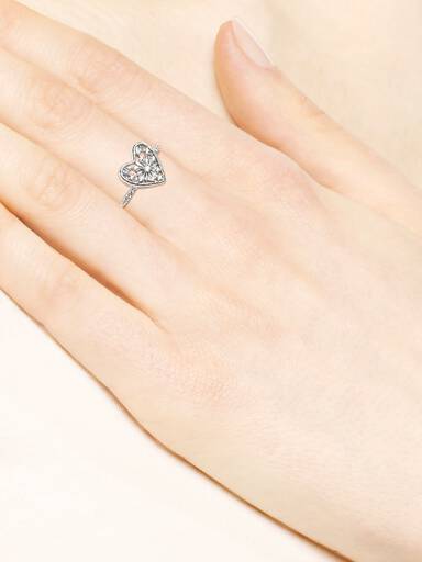 Ice crystal heart silver ring with clear cubic zirconia