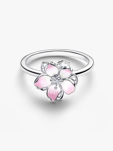 Anel de flor de cerejeira.