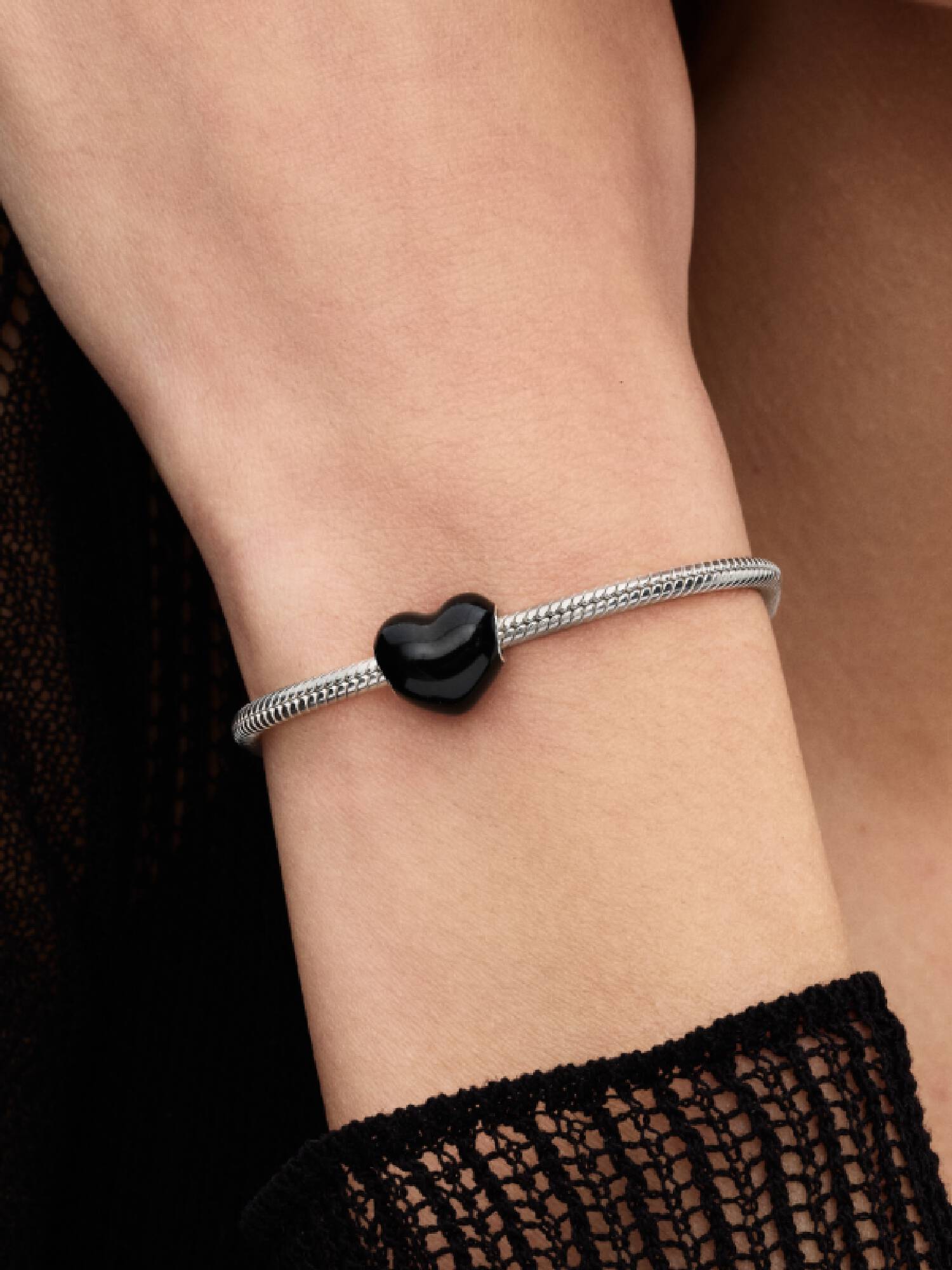 Charm de coração preto
