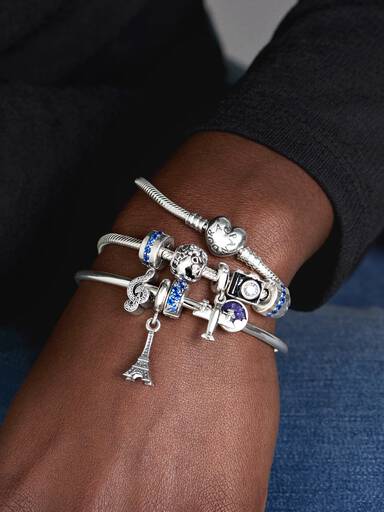 Charm Pendente da Torre Eiffel em Paris