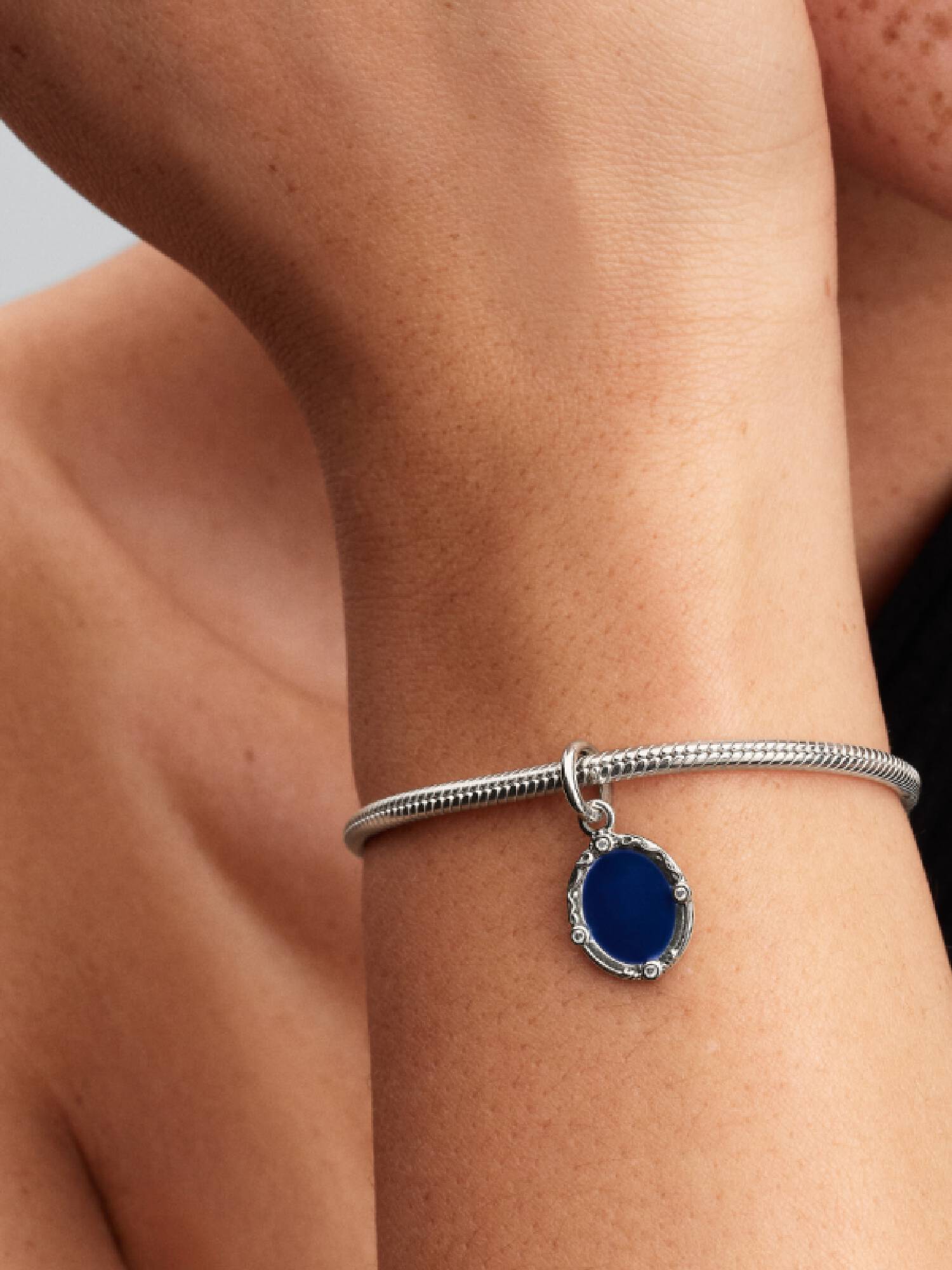 Charm Pendente Espelho Mágico da Branca de Neve da Disney