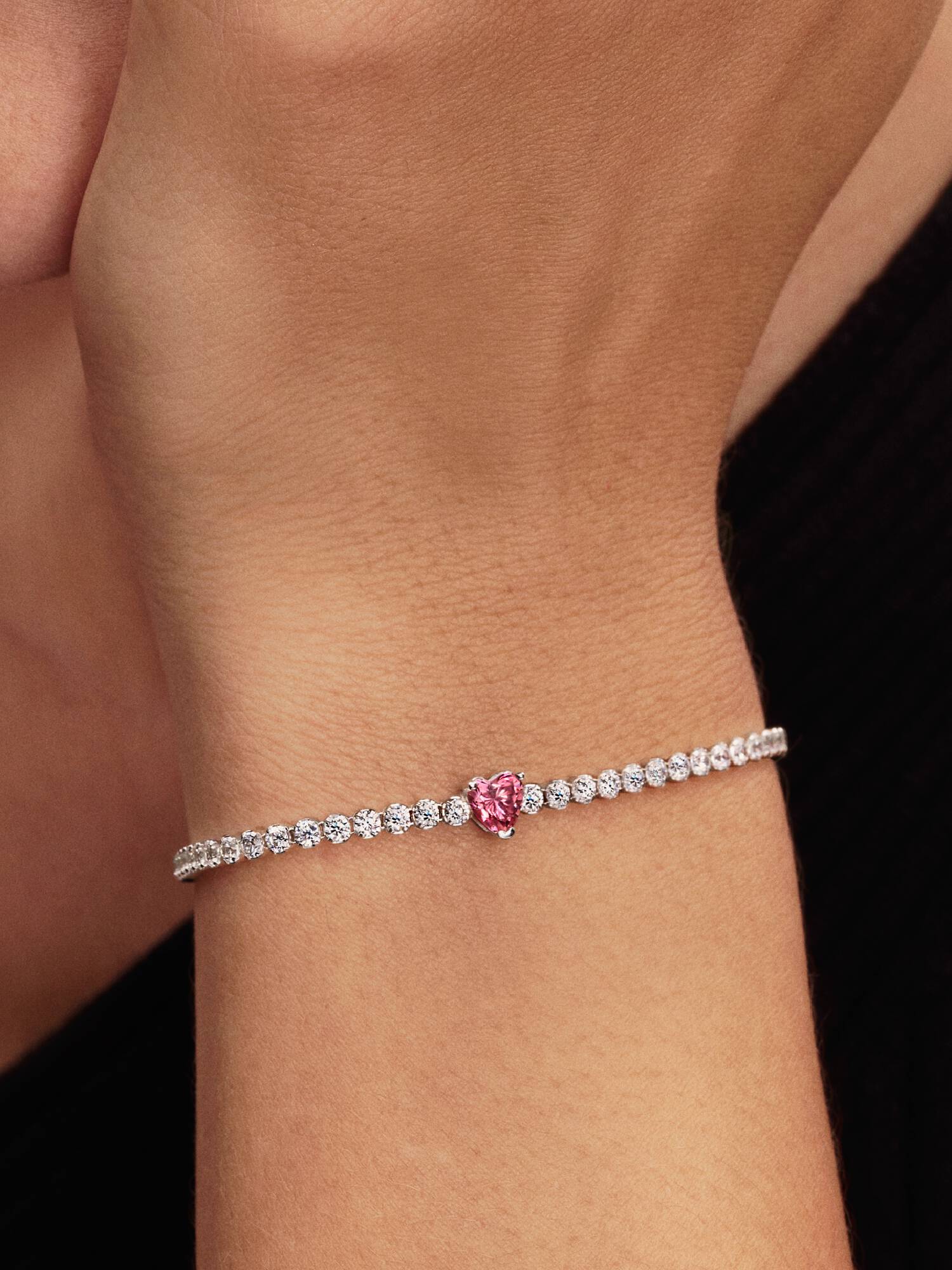 Braceletee de Tenis Coração Brilhante Rosa