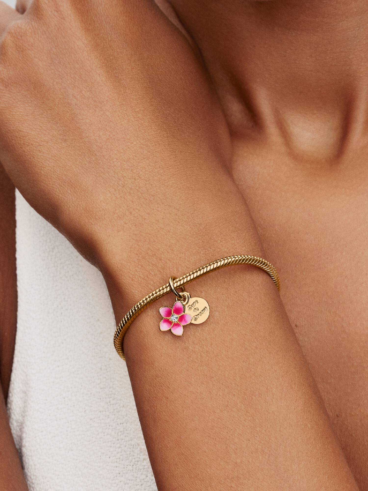 Charm Pendente Flor de Moana de Disney